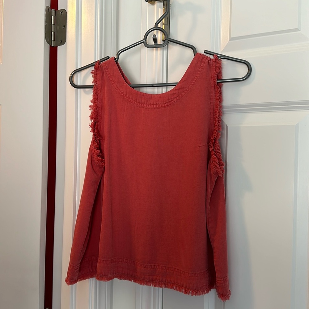 coral altar’d state top